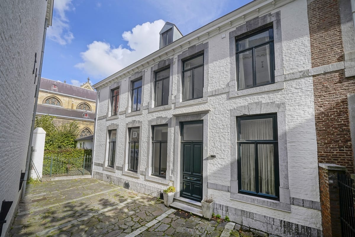 Marinus & Partners - MT100832 - 01