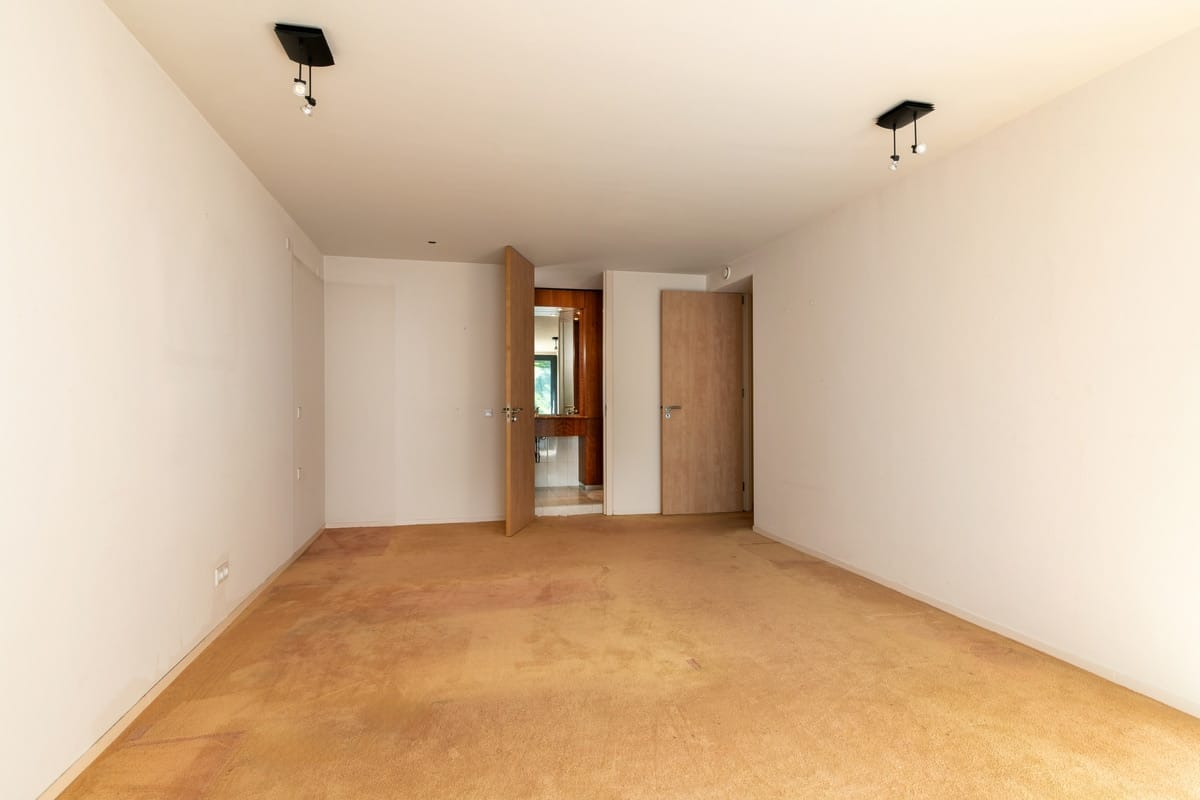 Marinus & Partners - MT100745 - 34