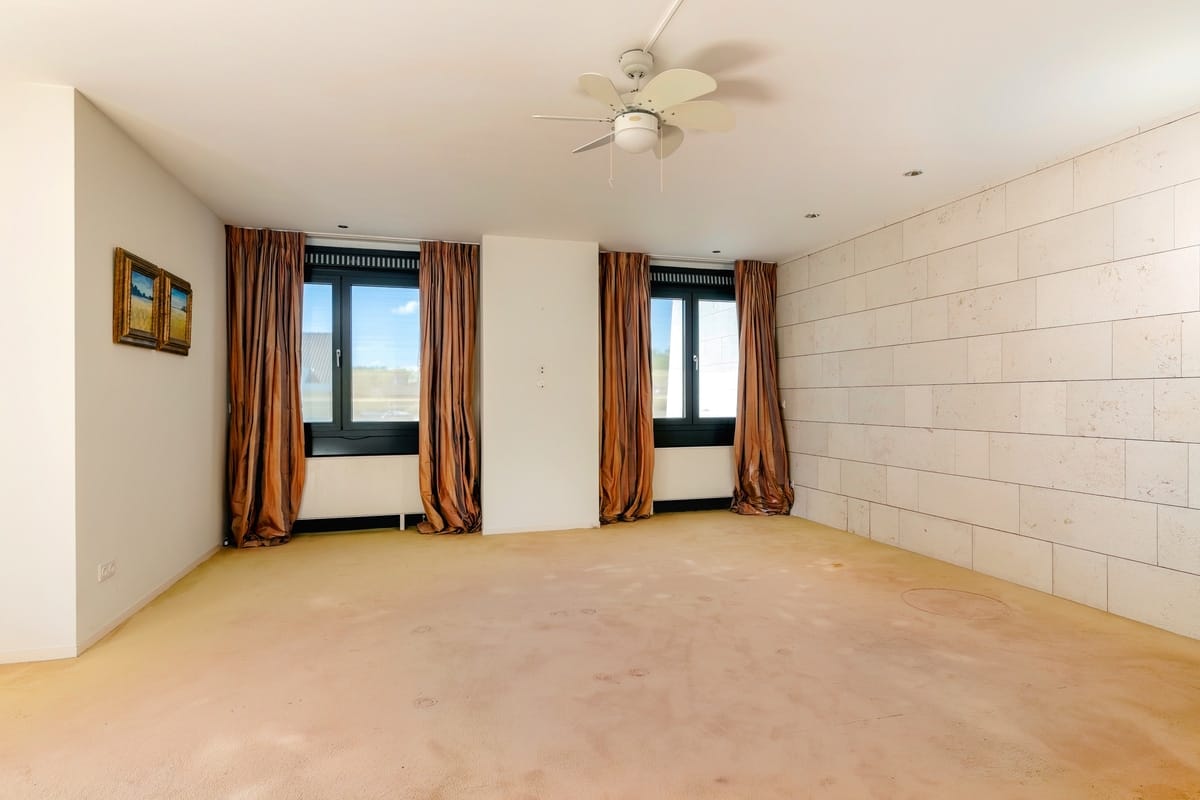 Marinus & Partners - MT100745 - 40