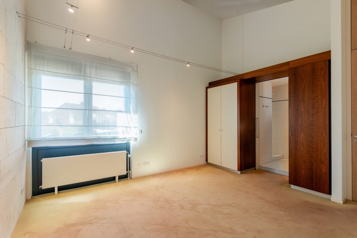 Marinus & Partners - MT100745 - 43