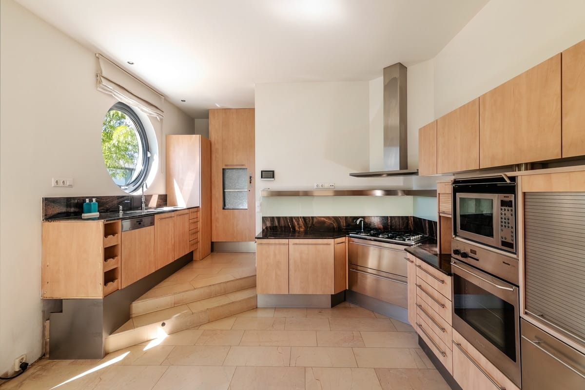 Marinus & Partners - MT100745 - 44