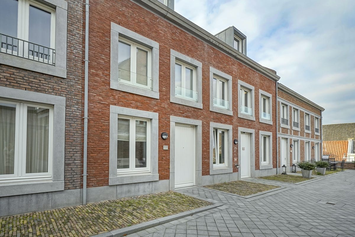 Marinus & Partners - MT100870 - 01