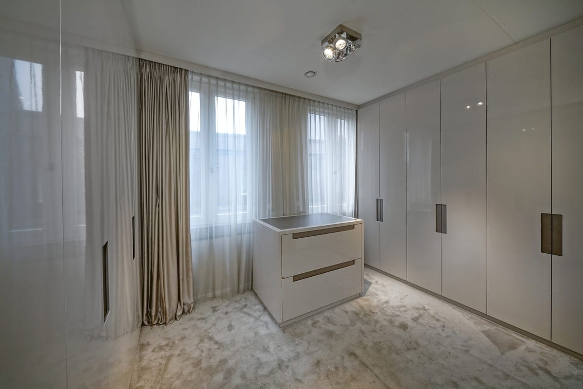 Marinus & Partners - MT100870 - 07