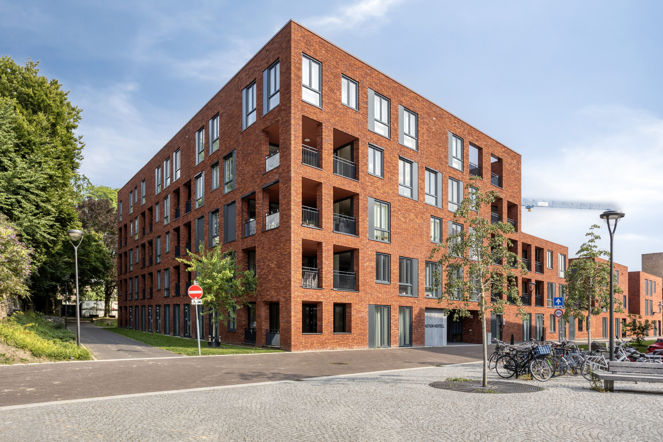 Marinus & Partners - MT100980 - 01