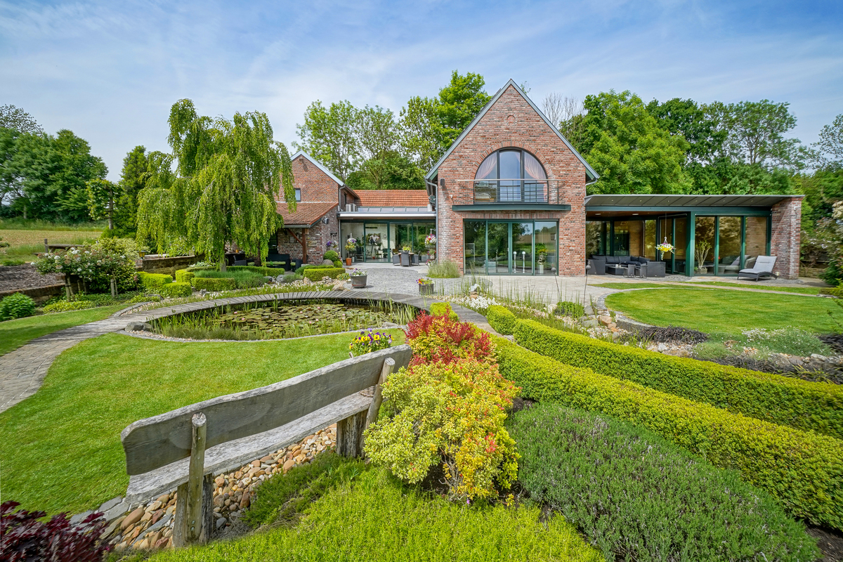 Marinus & Partners - MT100850 - 28