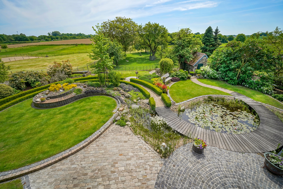 Marinus & Partners - MT100850 - 30