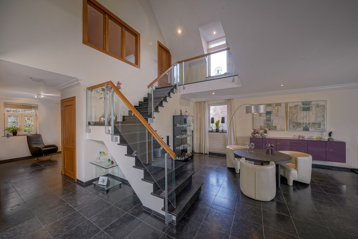 Marinus & Partners - MT100850 - 34