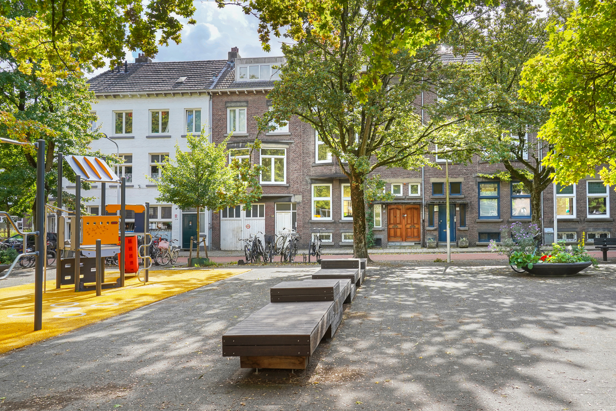 Marinus &amp; Partners - MT100989 - 02