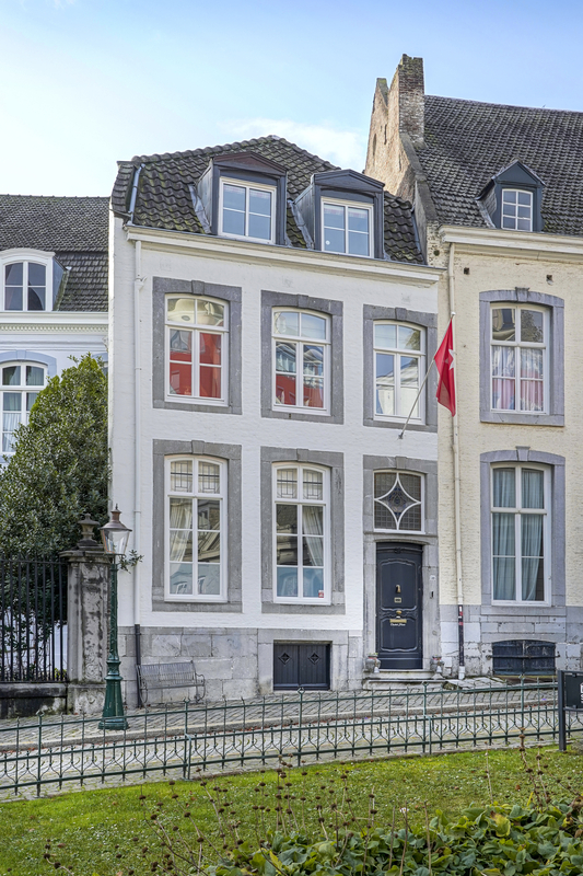 Marinus & Partners - MT100906 - 02