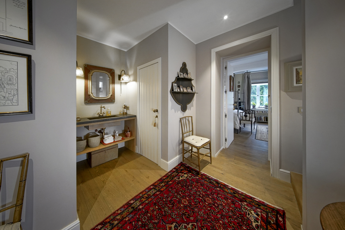 Marinus & Partners - MT100906 - 29