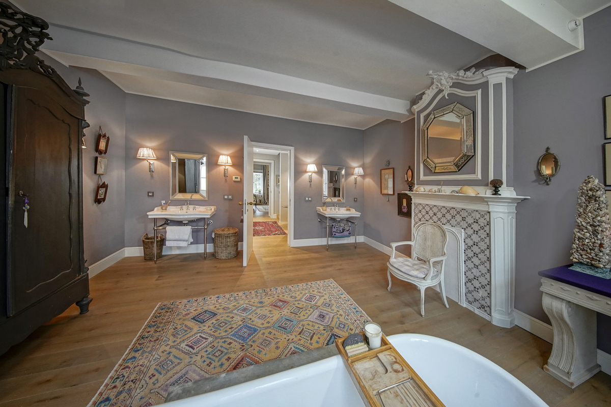 Marinus & Partners - MT100906 - 31