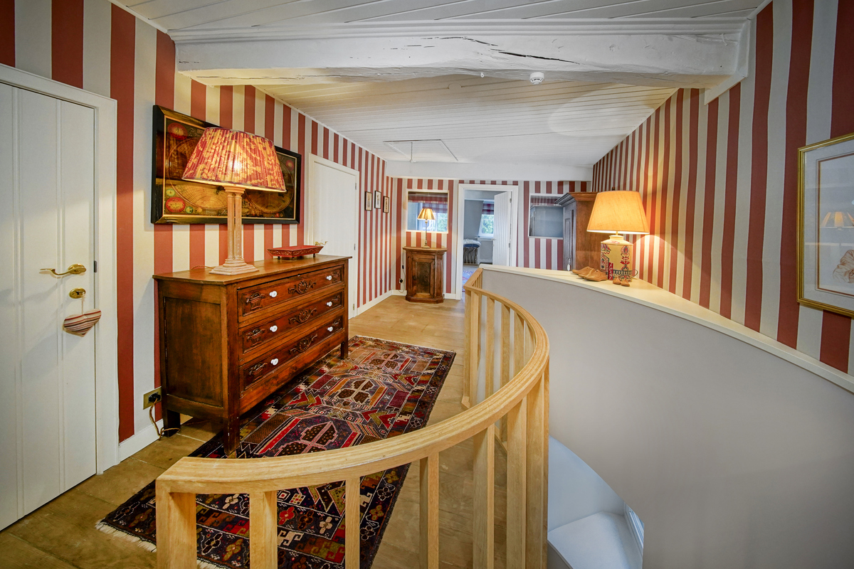 Marinus & Partners - MT100906 - 33