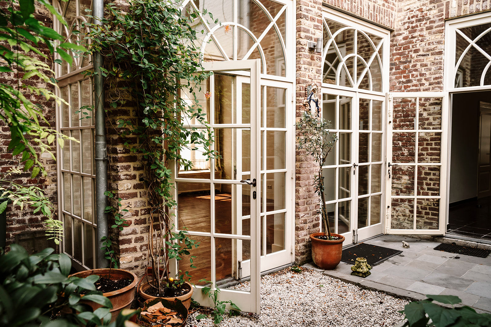 Marinus & Partners - MT100928 - 06