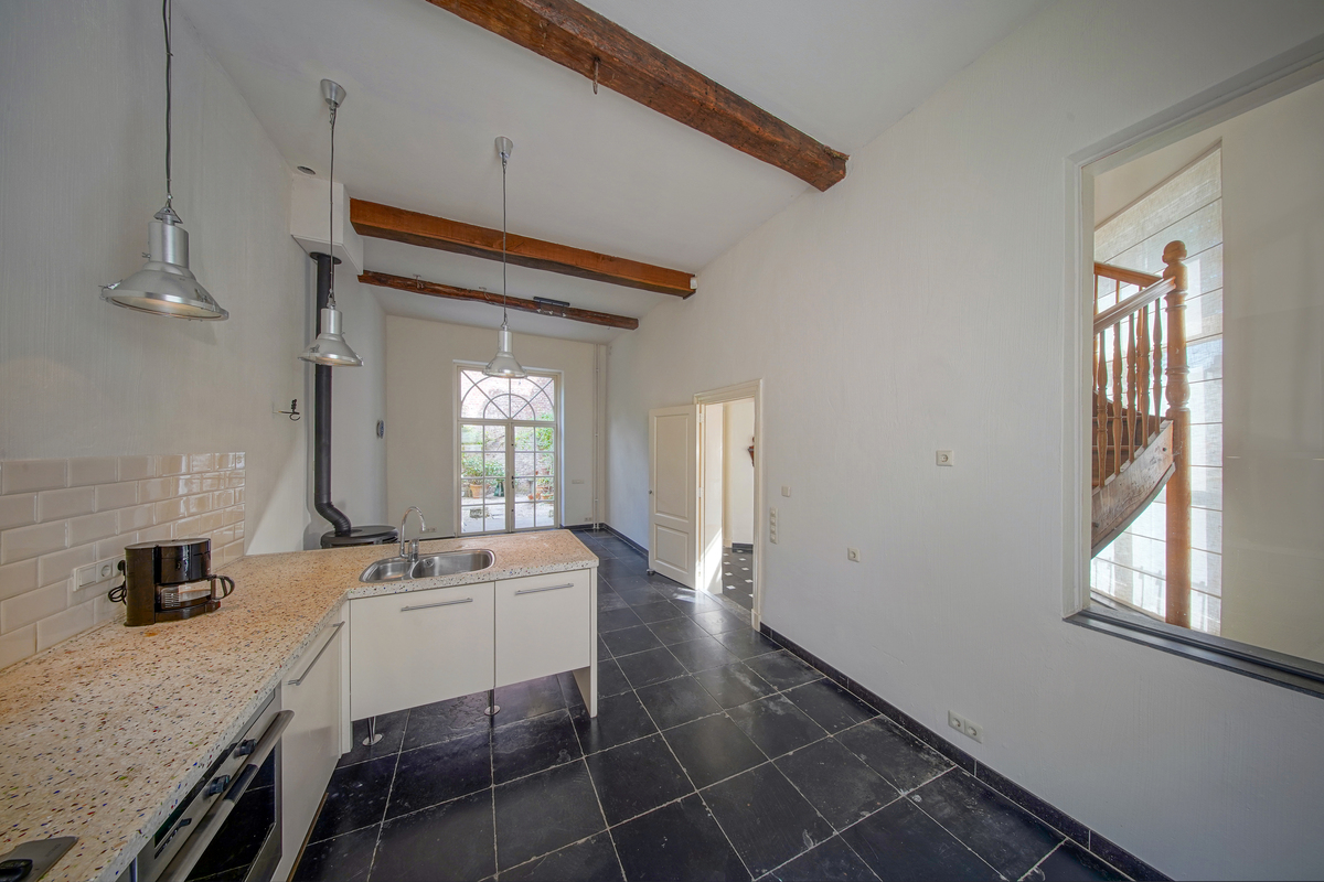 Marinus & Partners - MT100928 - 09