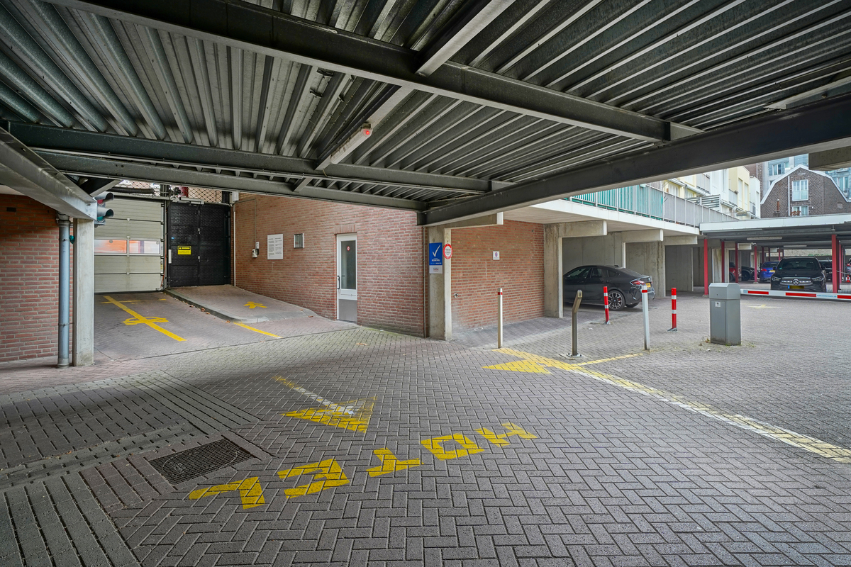 Marinus &amp; Partners - MT101021 - 02