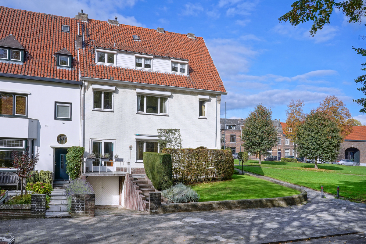 Marinus &amp; Partners - MT100930 - 02