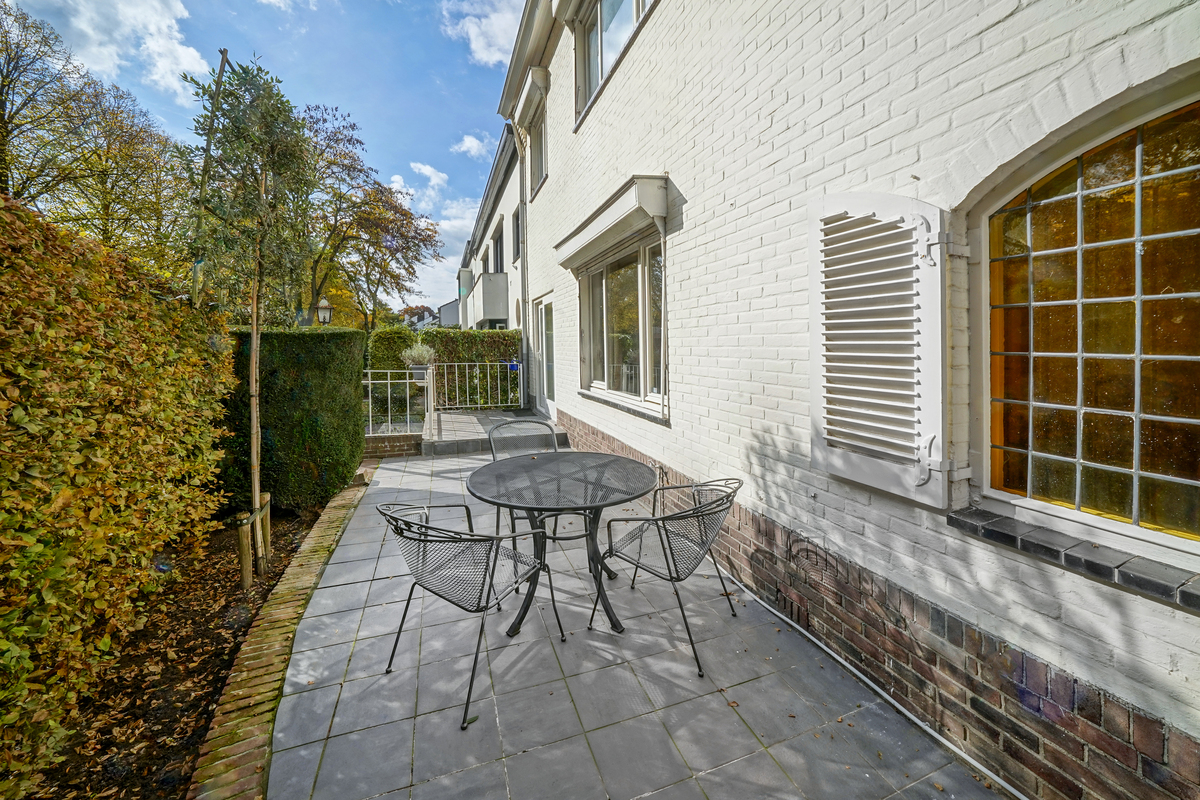 Marinus & Partners - MT100930 - 12